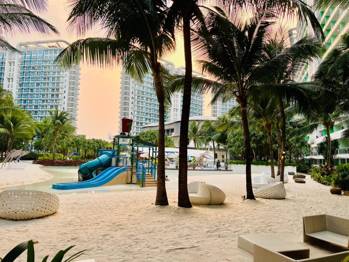 2, Azure Pool View w/ Netflix & Wifi Boracay Tower, Parañaque