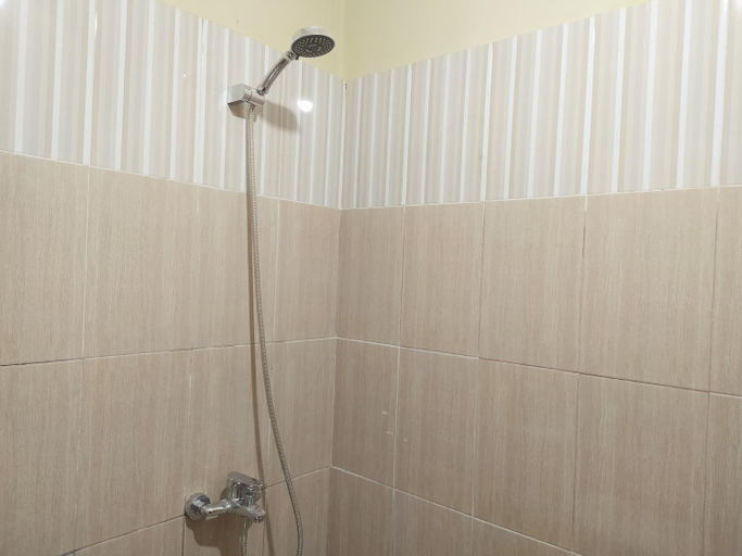 Bathroom 7