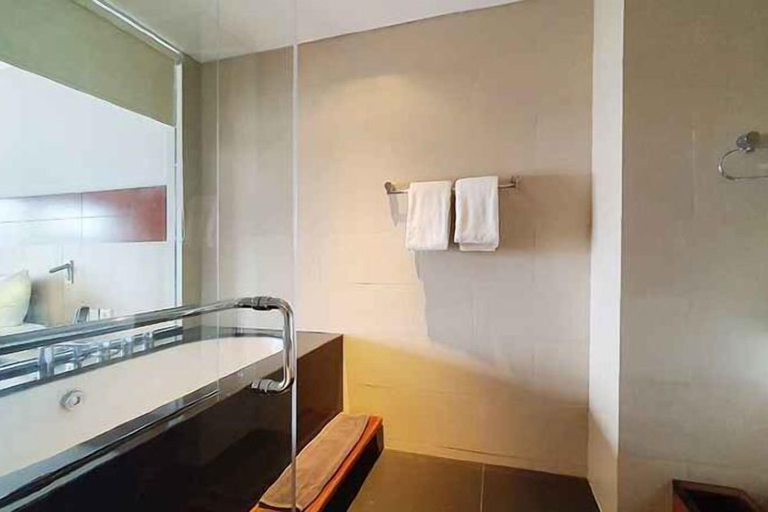 Bathroom 12