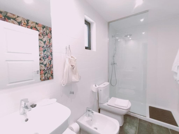 Bathroom 4, Apartamentos Walden by gaiarooms, Salamanca