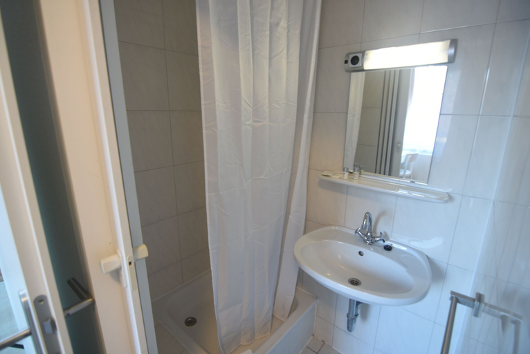 Bathroom 5, Hotel Ena, Region Hannover