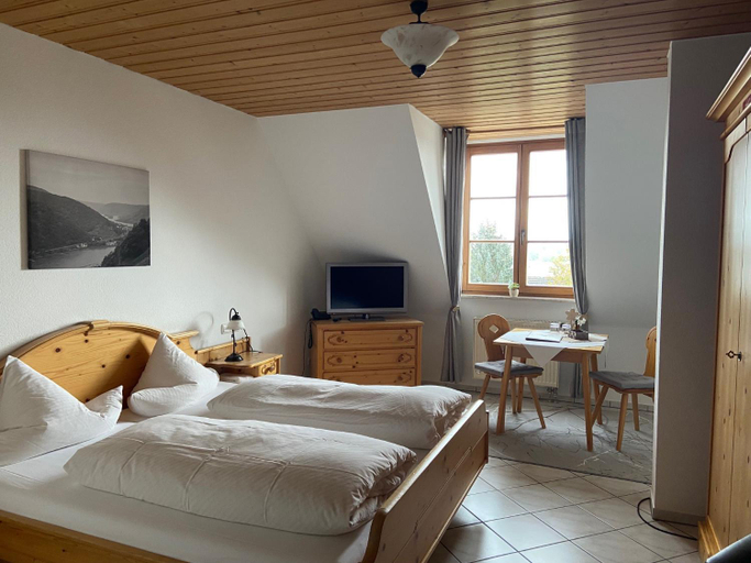 Bedroom 4, Wein- und Sekthaus F.B.Schonleber, Rheingau-Taunus-Kreis