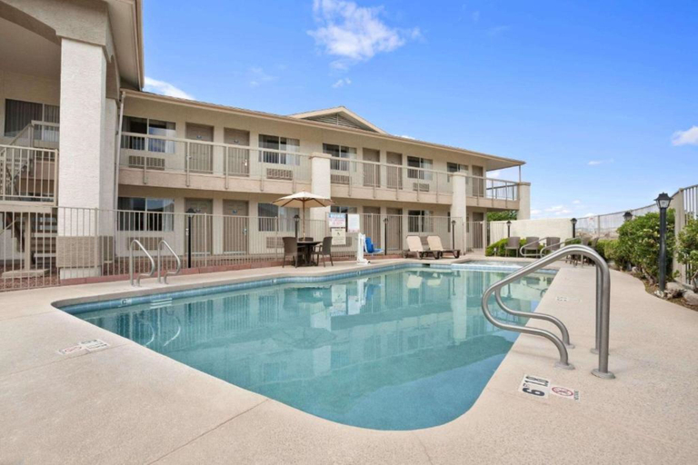Exterior & Views 2, Days Inn by Wyndham Globe, Gila