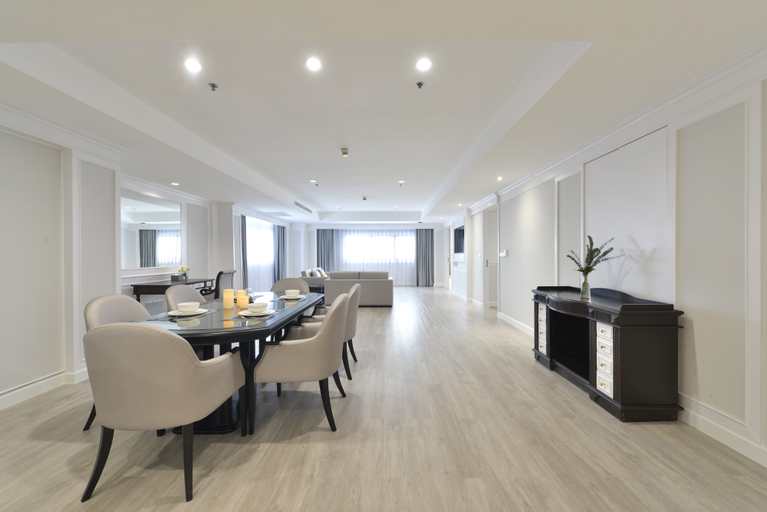 Dining Room 25