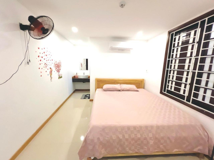 Bedroom 12
