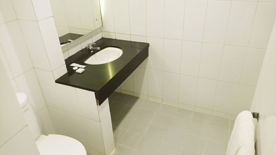 Bathroom 7