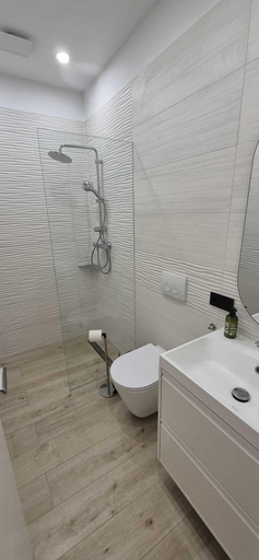 Bathroom 2, Anita's mansion, Neusiedl am See