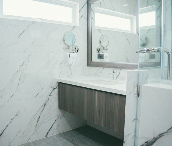 Bathroom 10