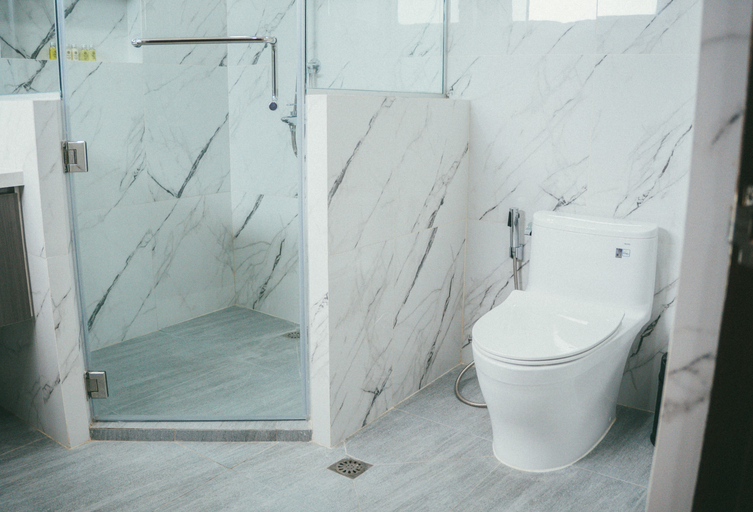 Bathroom 7