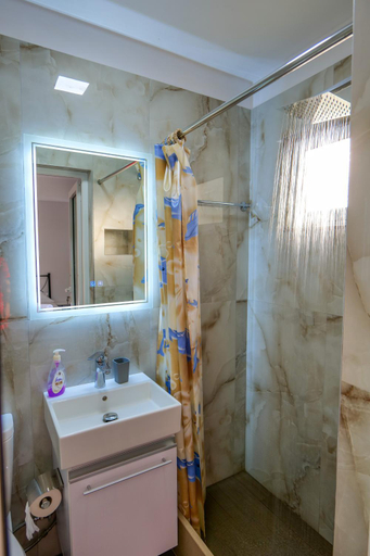 Bathroom 2, Villa Ani, Sarandës