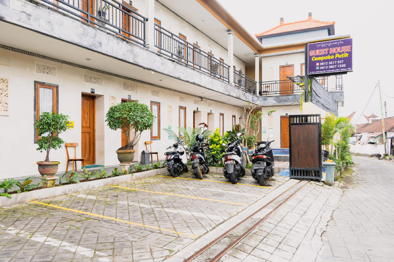 Exterior 9