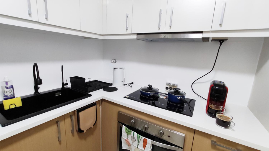 Others 2, Uptown Parksuites BGC 2 bedroom 2 bath, Taguig