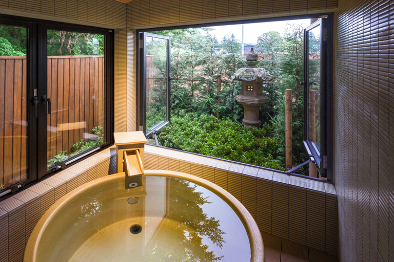 Bathroom, HAKAI KONOHANAKAN, Oshino
