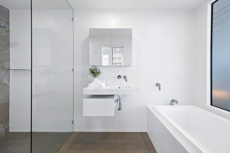 Bathroom 3, Ruby Building - Self Contained, Privately Managed Apartments, Gold Coast