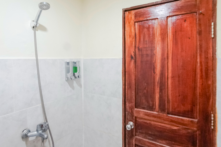 Bathroom 7