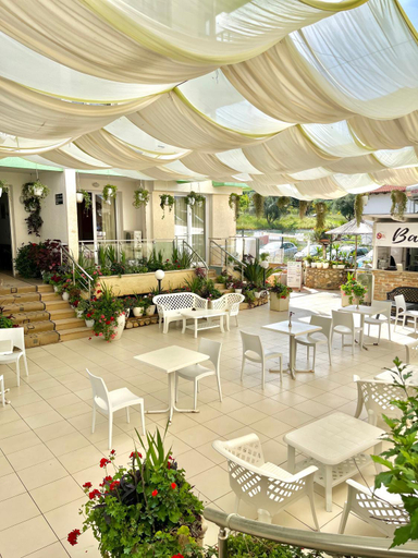 Food & Drinks 4, Hotel Garden, Vlorës