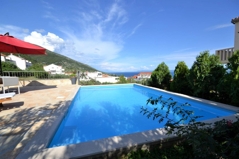Others 5, Villa Magalia, Bol