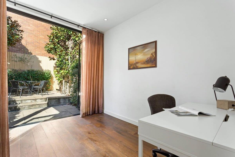 Others 5, Traditional 2-Bed Terrace House in Millers Point, Sydney