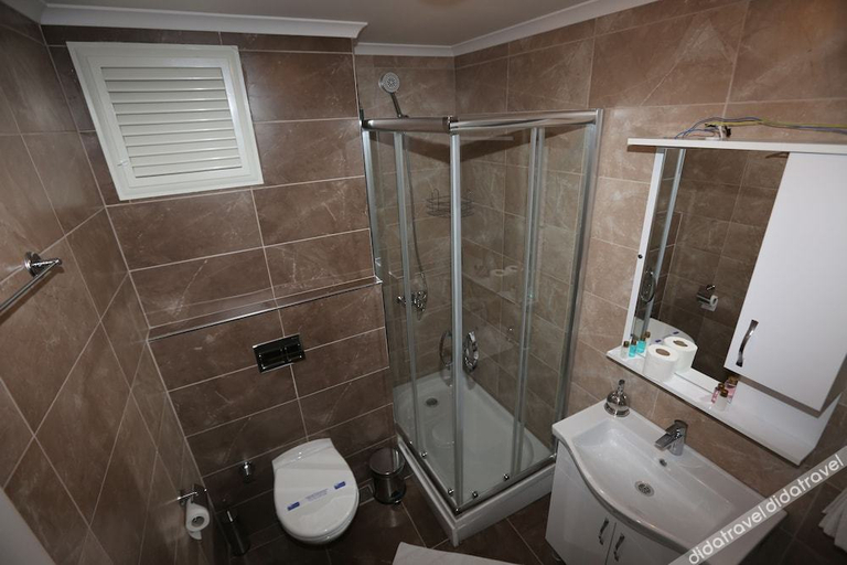 Bathroom 4, Tevetoglu Hotel, Tuzla