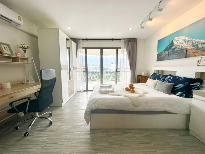 Bedroom 2, Hillside Condo in Nimman Road, Cozy Apartment with Mountain View, Bathtub, Pool, Large Balcony with WiFi, Muang Chiang Mai