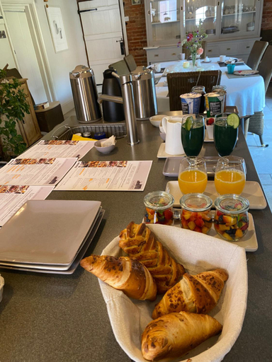 Food & Drinks