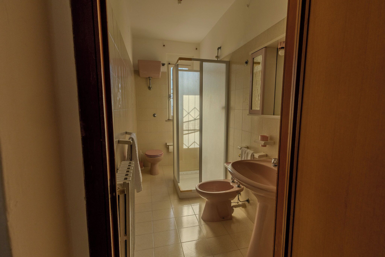 Bathroom 4, Casa Della Nonna, Chieti
