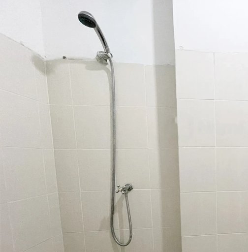Bathroom 5, Apartement Metropolitan Park By NamRoom, Bekasi