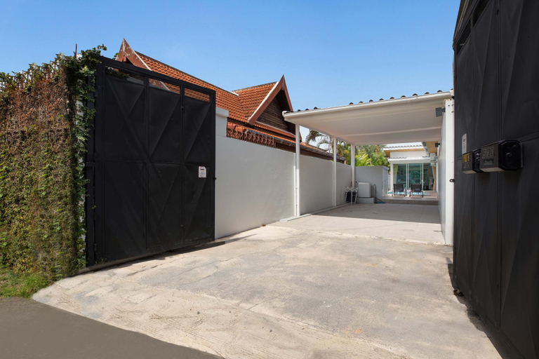 Tropical Living in Modern Villa Lancelot, Phuket Island