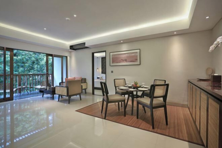 Dining Room 19