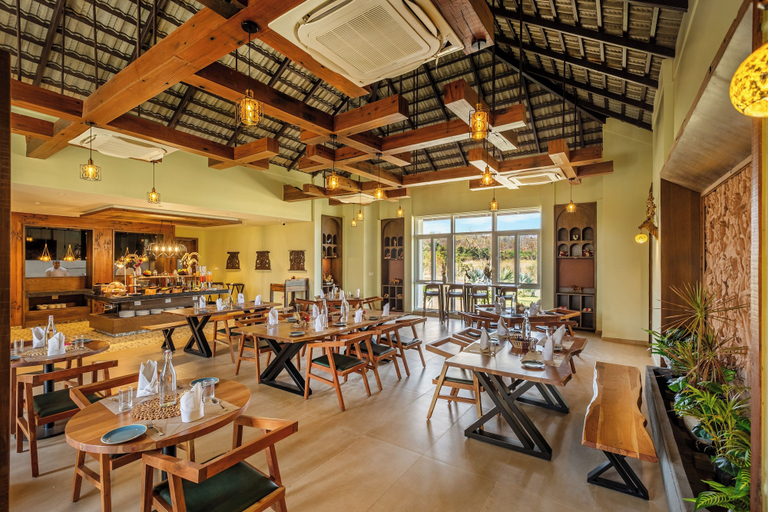 Food & Drinks 4, Sterling Tipeshwar, Yavatmal