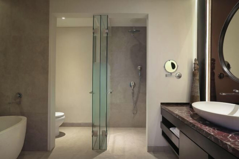 Bathroom 18