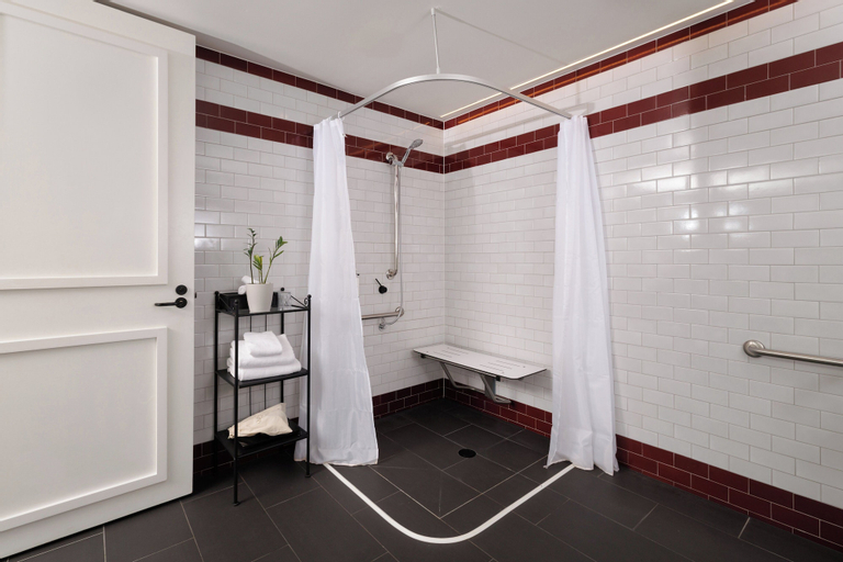 Bathroom 20