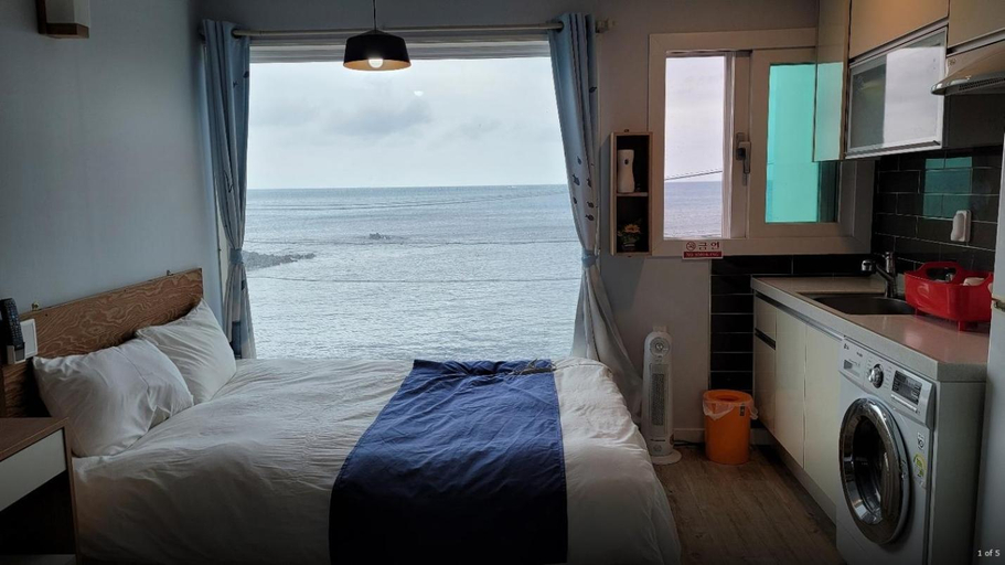 Bedroom 1, Sometimes Jeju, Jeju