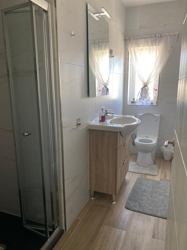 Others 4, Pembroke Suites