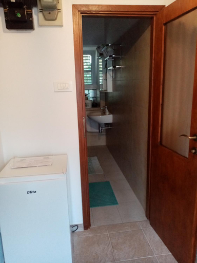 Others 5, Casa Lauro, Pula