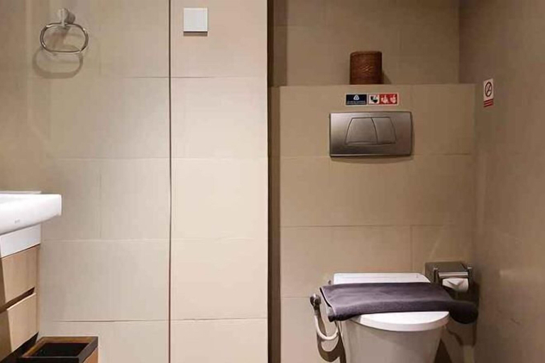 Bathroom 13