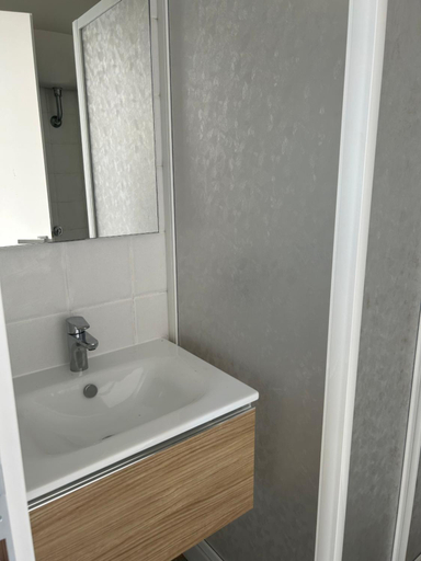 Bathroom, Calanave 10, Latina