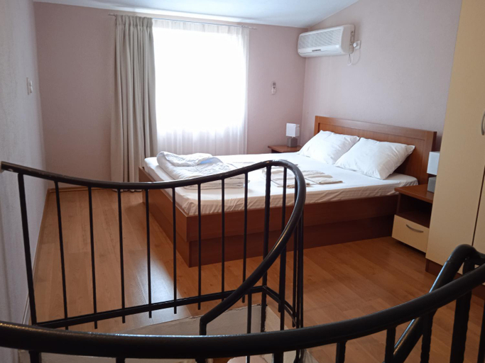 Others 5, Apartments Milica