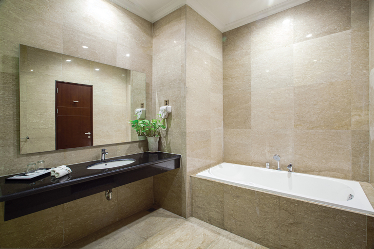 Bathroom 7