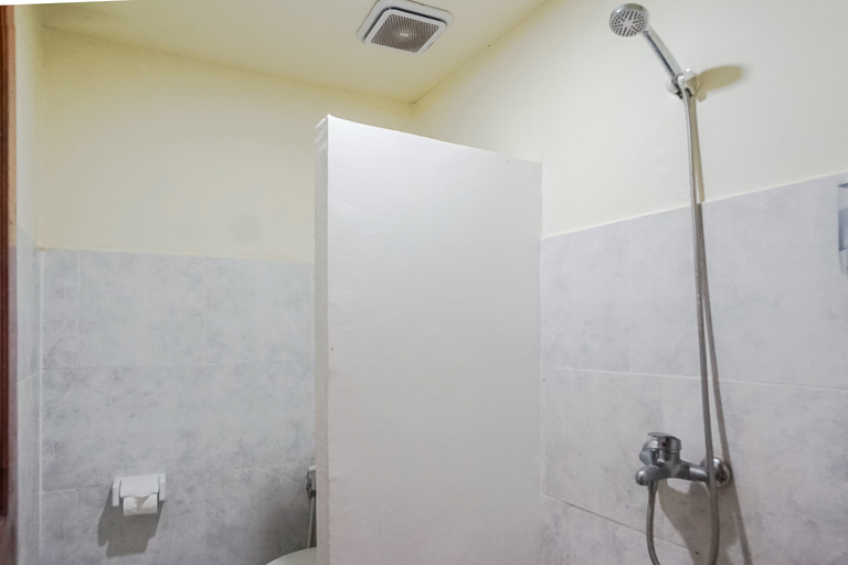 Bathroom 9