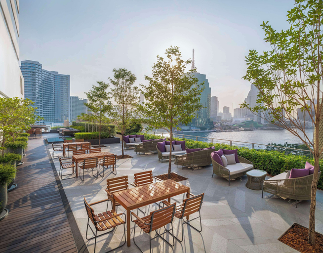 Food & Drinks 4, Millennium Hilton Bangkok, Khlong San