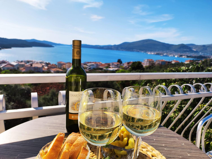 Food & Drinks, Dream View Apartments Dalmatia, Okrug