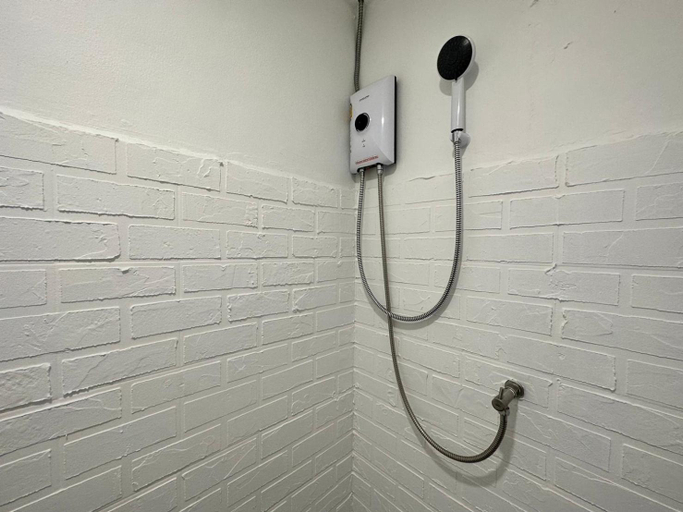 Bathroom 14
