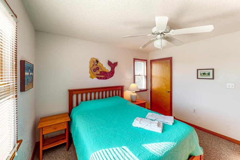 Bedroom 3, Zen Den #18-B, Dare