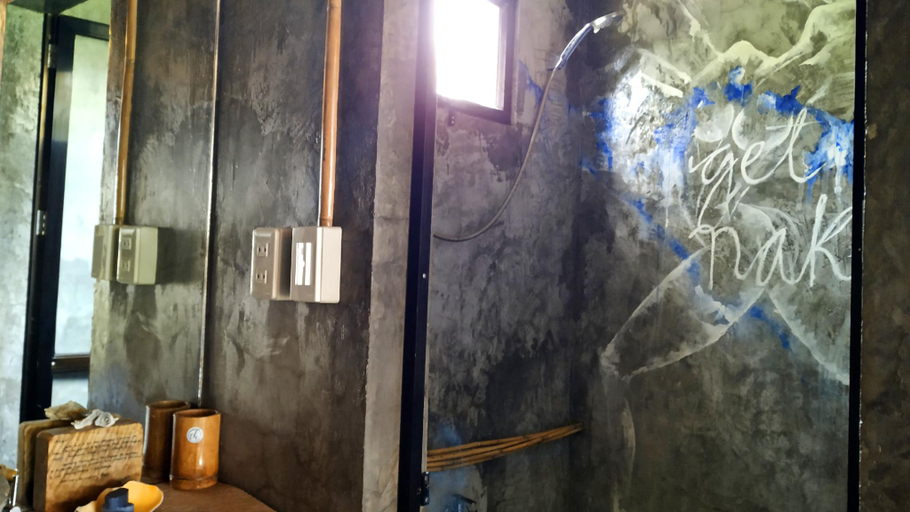 Bathroom 9