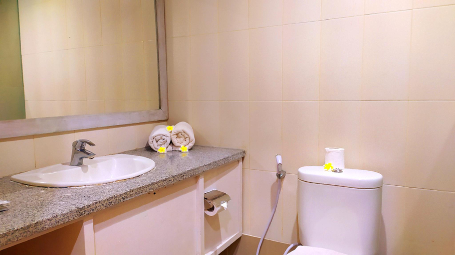 Bathroom 23