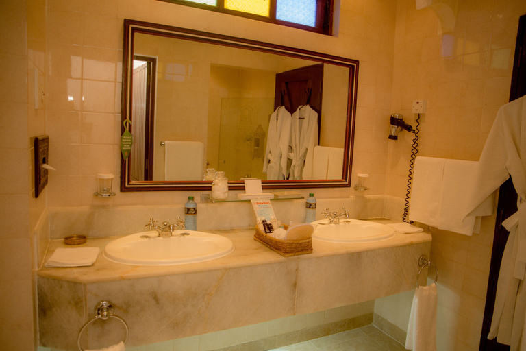 Bathroom 5, Serena Beach Hotel & Spa, Kisauni