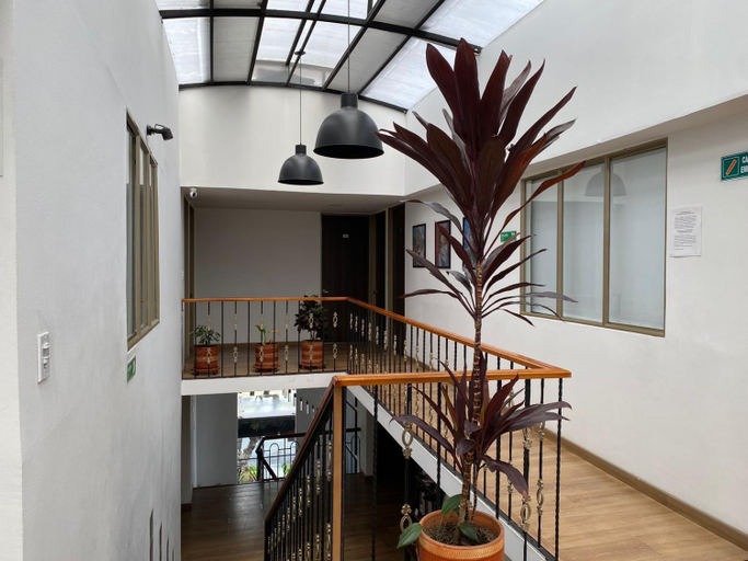 Others 4, Hotel Botaniko, Santafé de Bogotá