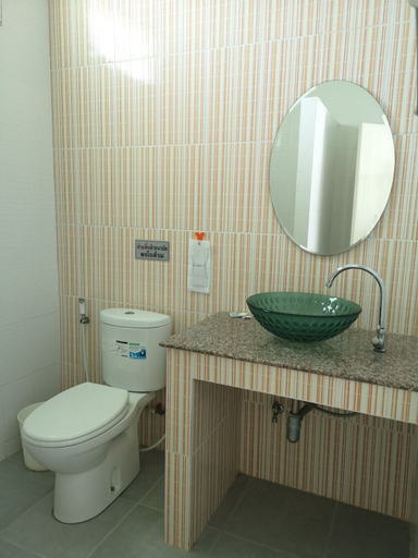 Bathroom 3, The Palm Village, Chatturat