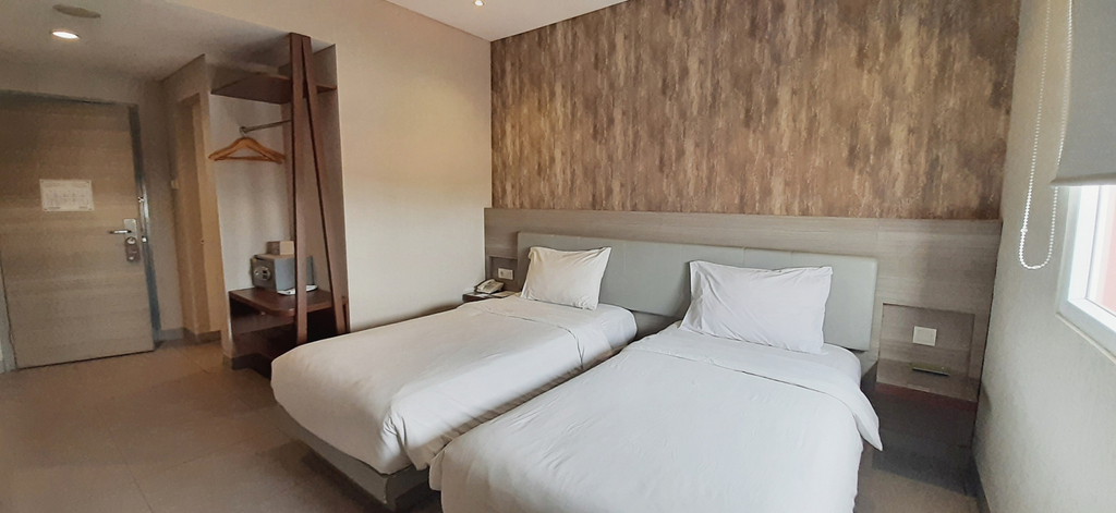 Lynn Hotel Serang Room Type - Smart Room Twin Room Only